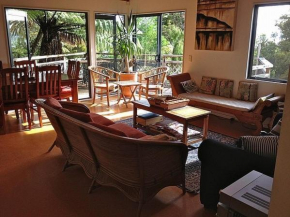The Lake House - Pukawa Holiday Home
